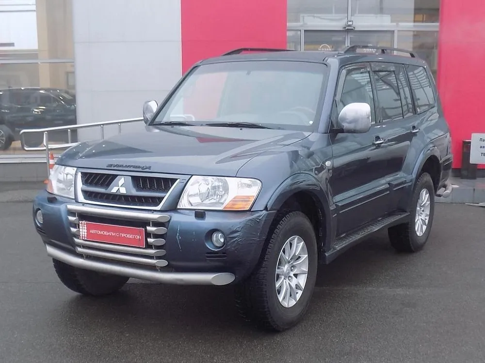 Mitsubishi Pajero Image 1